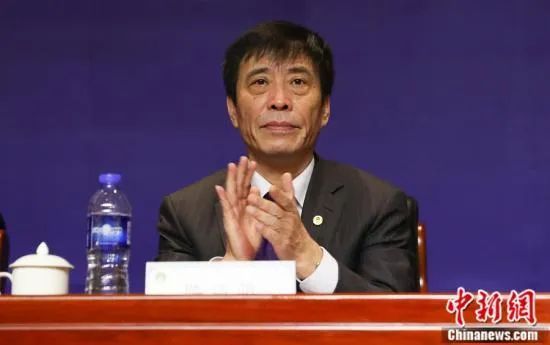 其中《复仇者联盟4：终局之战》一枝独秀，排片占比高达82.82%，首日票房5.31亿，与去年《复仇者联盟3：无限战争》的首日票房3.87亿相比大幅提升了 习近平:在告台湾同胞书发表40周年纪念会上的讲话 2019-01-02 1月2日，《告台湾同胞书》发表40周年纪念会在北京人民大会堂举行。