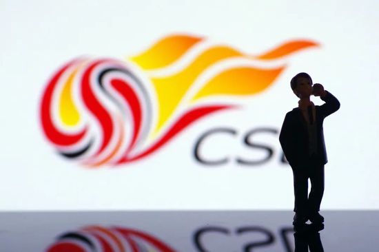 格伦·克洛斯、莎拉·保罗森、泰亚娜·泰勒、金·卡戴珊、妮... 法鲨归来！
