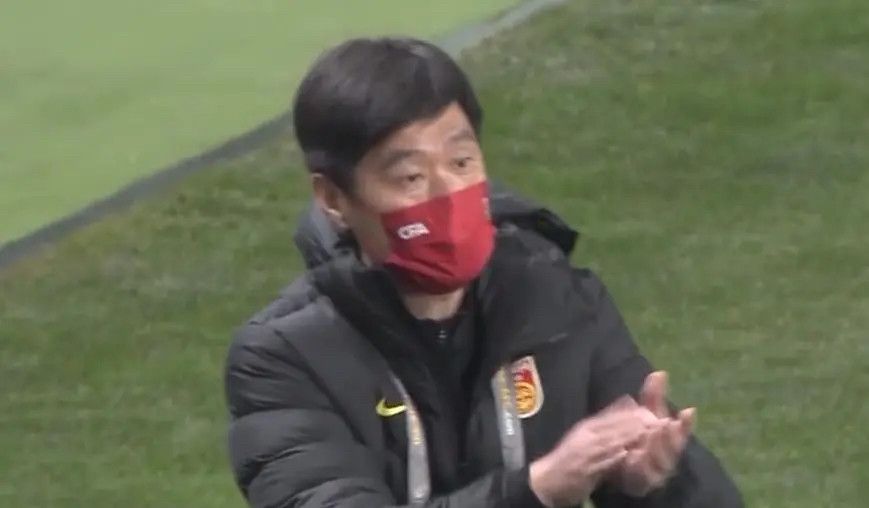根据诉讼文件，莱弗利把贝尔杜尼叫到她在纽约的顶层公寓，雷诺兹和一位“超级名人朋友”——似乎是泰勒·斯威夫特都对莱弗利的版本大加赞赏。
