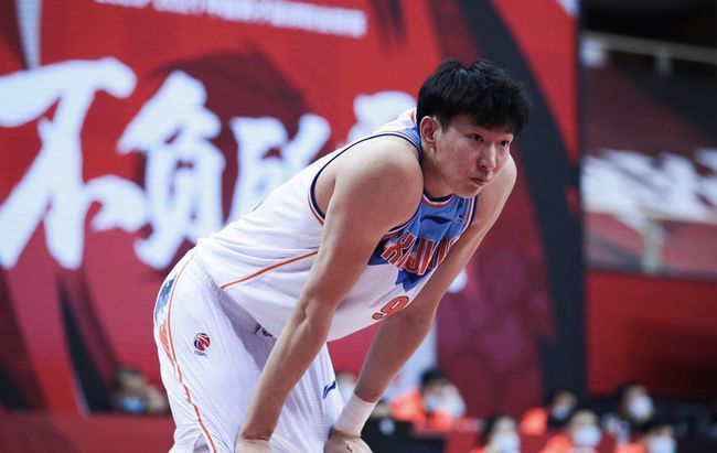 排名第二的《无名之辈：意义非凡》定档12月31日跨年档，刘德华、陈建斌、王俊凯等新面孔的加入让这部系列新作备受关注。