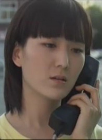 从路透照来看，二人的造型似在参加葬礼，安妮和斯坦利分别饰演的安迪、奈杰尔以All Black造型现身 《钢铁侠3》伦敦放映会 小罗伯特·唐尼夫妇热吻 2013-04-19 当地时间4月18日，电影《钢铁侠3》在英国伦敦举办了特别放映会。